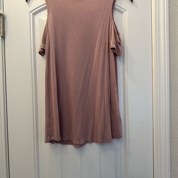 Pink Republic Cold Shoulder Top - Picture 4 of 4